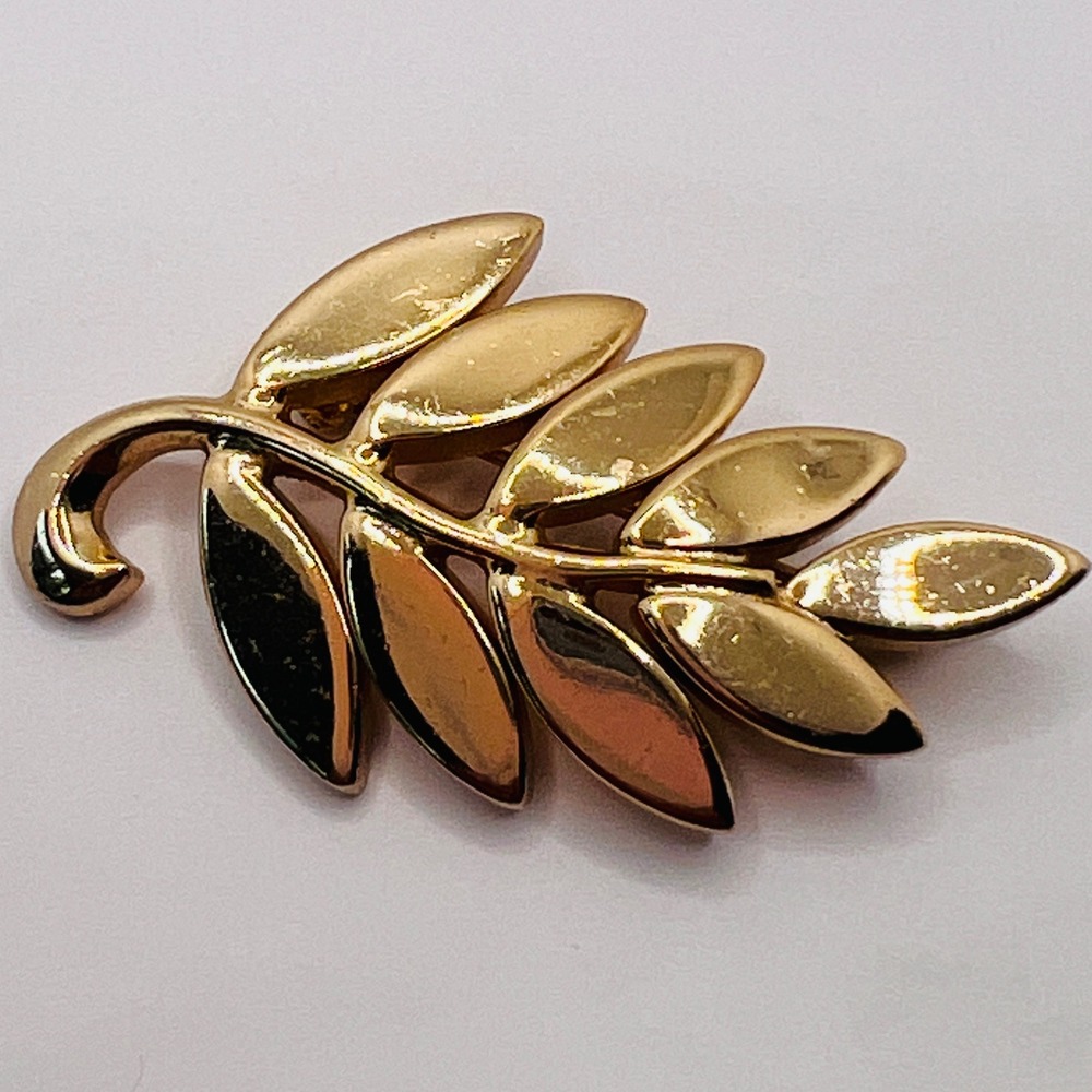 Vintage Monet Gold Tone Leaf Brooch Pin Signed Botanical Mid Century Modern